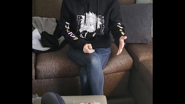 Nonton Sexy Latina Redhead Eats Some Cake thumbnail