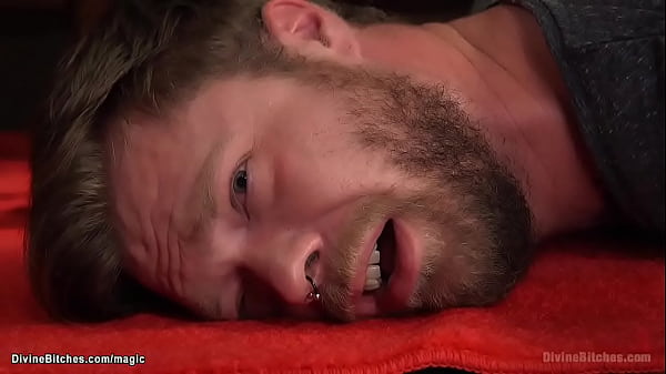 Play MP4 - Hot domme pegging bound man