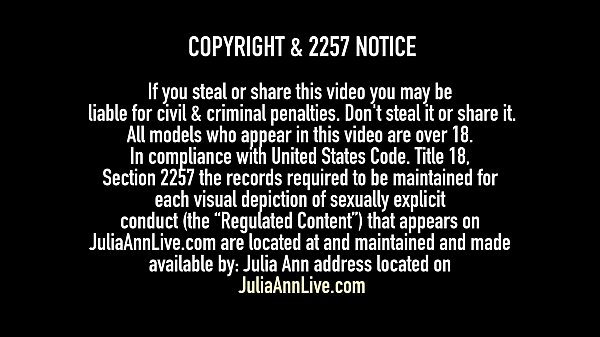 Sex on Stage! Cougar Julia Ann! 