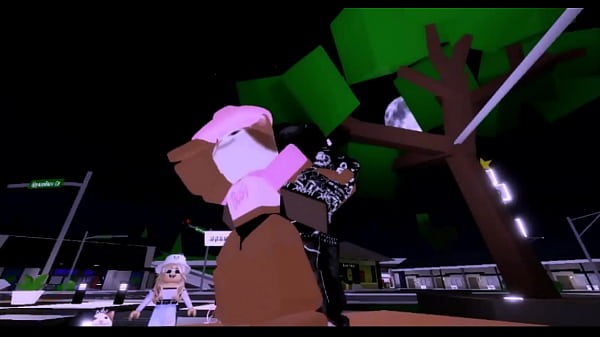 Я ебу её очень смачно и сильно ях 