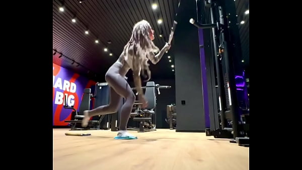 Challenge accepted the friend you send this video who can do the split goes to the gym is invited to participate in the