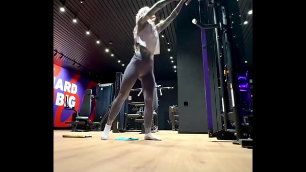 Challenge accepted the friend you send this video who can do the split goes to the gym is invited to participate in the