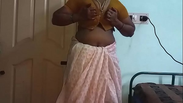 Play MP4 - Hot Mallu Aunty Nude Selfie And Fingering For father in law