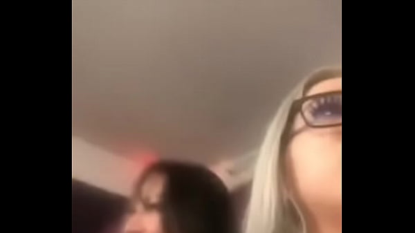 Nonton Tetas Perfectas thumbnail