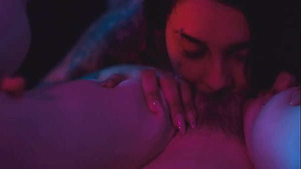 Nonton Foot Sluts Hungry For Feet! thumbnail