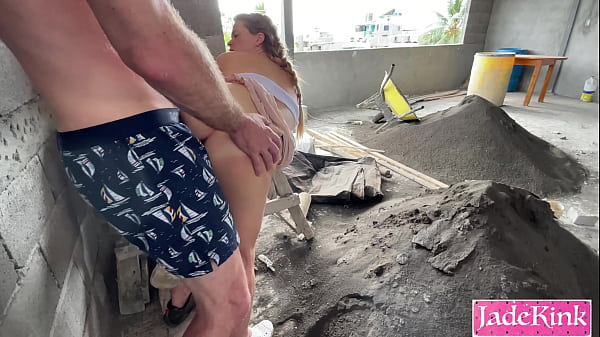We fucked in a under construction site while no one's watching 