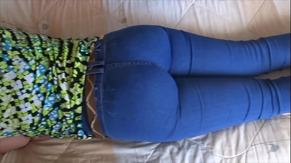 Latina shows off her beautiful ass with jean and_no jean before gettingfucked