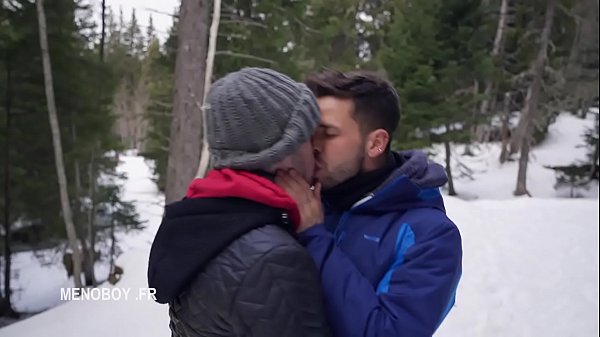 Play MP4 - After skiing&colon; Part 1 Kevin david he gets sucked and fucked bareback