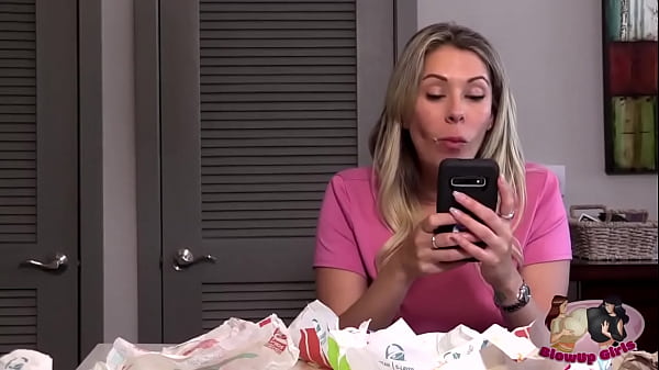 Inflacionada corporalmente por comida