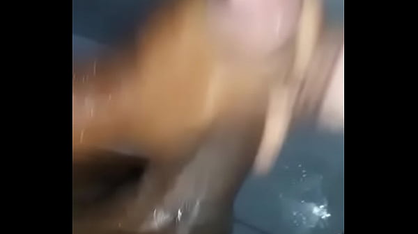 Play MP4 - Batendo uma punheta e tirando leite