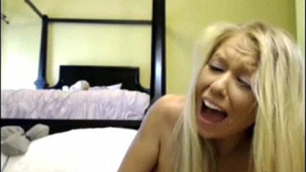 Teen Girl Loves Dildo Fucking On Webcamchat 