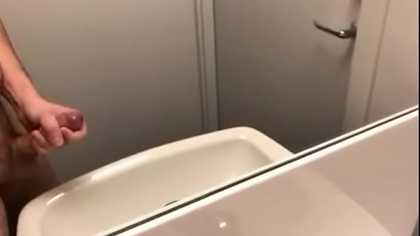 Play MP4 - Huge slow motion cum shot