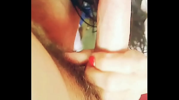 Milf Le Chupa El Huevo A Joven Blanco thumbnail