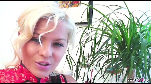 Schlanke blonde maus jasmine spritzt erst ab und schluckt dann deine wichse german pov