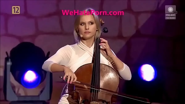 Violinists show upskirt oops_as they_perform_live