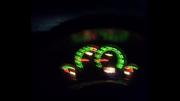 Novinho acelerando o aspirado no beco escurinho 