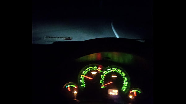 Novinho acelerando o aspirado no beco escurinho 