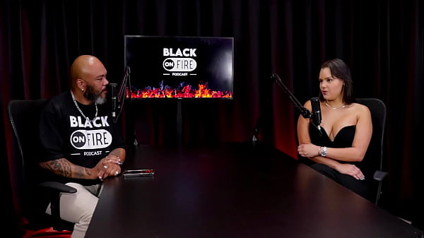 Play MP4 - Era muito t&iacute;mida e foi encorajada por um cliente&comma; viveu um relacionamento t&oacute;xico&comma; as mulheres querem se destruir&comma; e o primeiro programa foi horr&iacute;vel - Maria Bittencourt &lpar;WATCH ON&colon; SHEER&sol;RED&rpar;