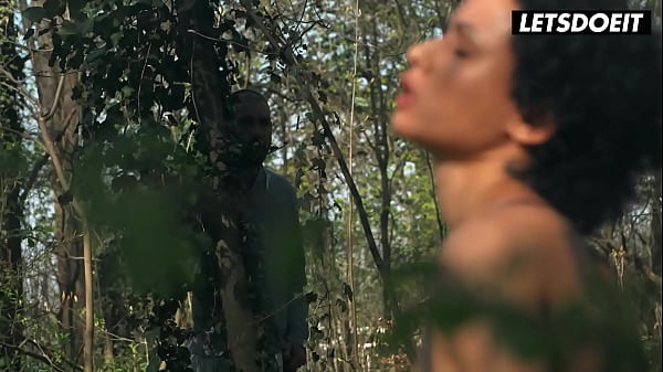 Play MP4 - Stacy Bloom Gets Her Pussy Licked And Fucked By Roommate - HORNY HOSTEL