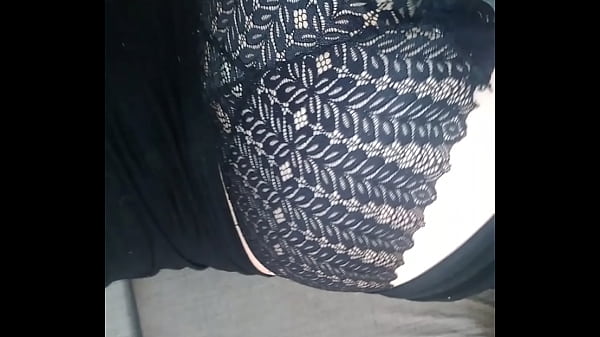 Эта киса любит ласки своего большого папы 