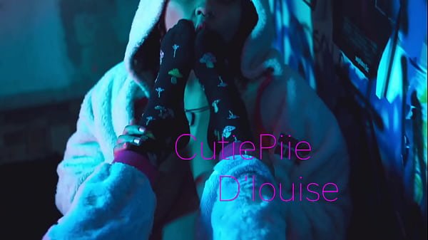 BBW Ebomy Lesbian feet worship on pettietattoedgirlfriend