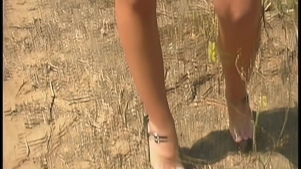 Stacey saran fucks her pussy slowly and wants her fans to watch