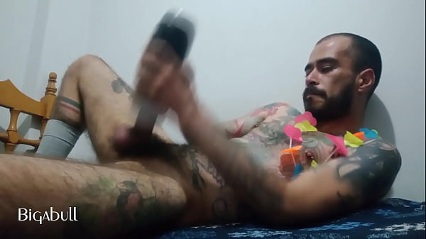 Uff rica verga peluda despué_s de una fiesta