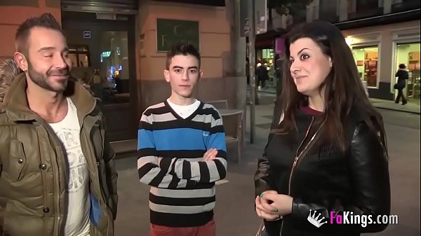 Play MP4 - A lesbian babe&comma; a Gay dude and Jordi Enp have a threesome together