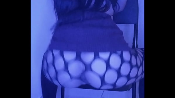 Play MP4 - petite but with a rich ass&comma; everyone wants to fuck her