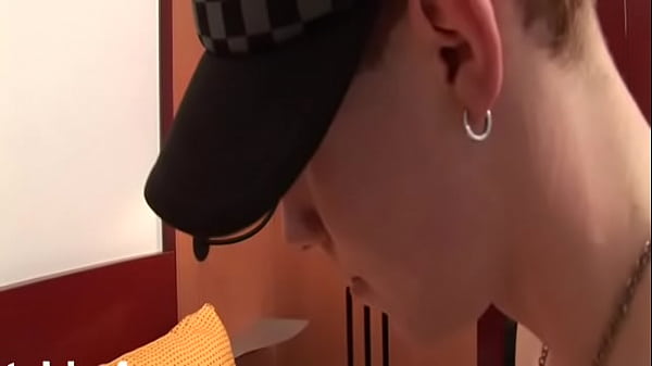 Andy Fucks Normie a cute Twink