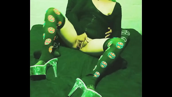 Play MP4 - Me convert&iacute; en la puta que siempre quiso tener mi esposo&excl;&excl;&excl; video completo en RED