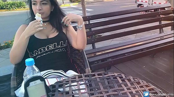 Play MP4 - Safada Gozando em Publico com brinquedo interativo Public female orgasm interactive toy girl with remote vibe outside