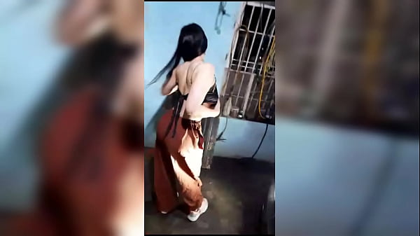 Play MP4 - Me encontr&eacute; a mi amigo y me llev&oacute; a casa de la tia&comma; me penetr&oacute; bien rico y me llen&oacute; de mucho sem&eacute;n que bien se siente sentirle su pene adentro de mi&comma; me encanta mam&aacute;rselo