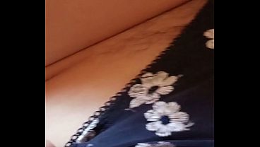 GretaLa - sbirciatina fica pelosa e tanga 