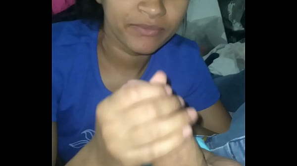 Sexo Real Con Mi Hermanastra Cuando Entra A Limpiar Mi Habitaci&oacute;n. thumbnail