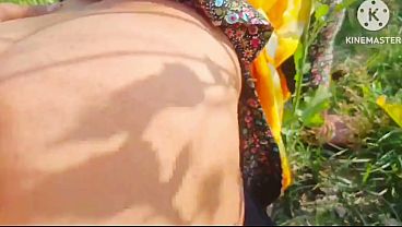 Desi village girl tight pussy fuck in jungle beautiful indian desi village girl sex in jungle