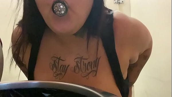 Safada No Banheiro thumbnail