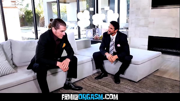 Nonton Libertine Fathers Deflower Their Stepdaughters Before Getting Married thumbnail