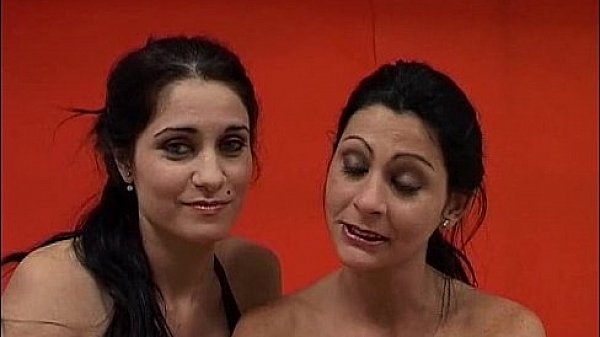 Nonton Gorgeous Latina Teen Mora And Natalin 3 51 thumbnail