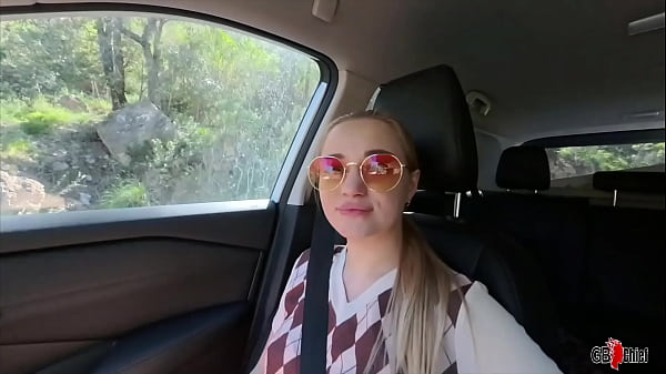 Nonton Young Sexy Girl Outdoor Fuck With Older Guy thumbnail