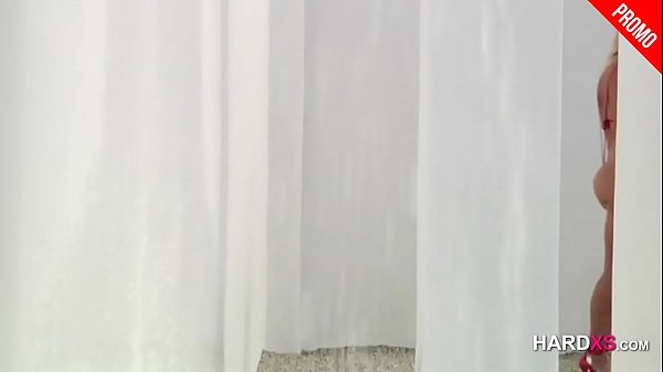 Nonton Juicy Assed Cameron Gets Pounded thumbnail