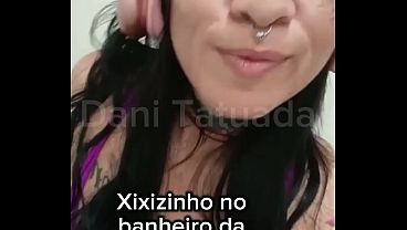 Nonton Em Algum Banheiro Por A&iacute; thumbnail