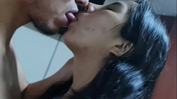 universitaria de 18 a&ntilde;os me dice acaba afuera 