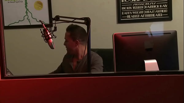 Nonton Busty Milf Chloe Conrad Gets Her Pussy Pounded By Brett Rockman thumbnail