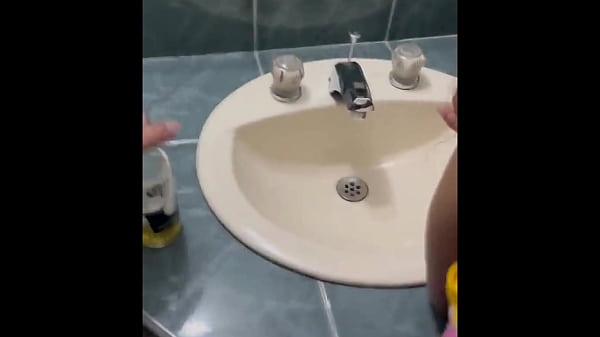 Play MP4 - flaco folla a puta