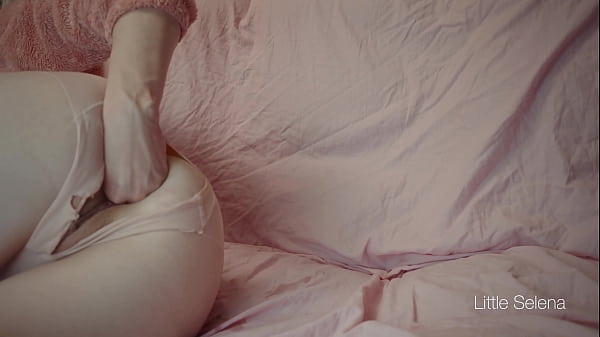 Play MP4 - Anal training with huge toy TRAILER