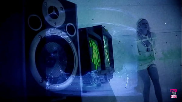 Nonton These Two Blonde Patients, Who Had Artificial Breasts, Engaged In Extreme Sexual Activity With Their Surgeons thumbnail