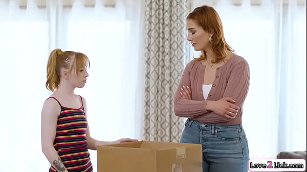 Stepmom n stepdaughterlick cunt to bond