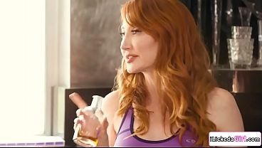 Nonton Rosalyn Sphinx Finds Out Love Potion Didnt Work On Her Stepmom Kendra James. The Milf Makes Up For It, Caresses Her Stepdaughter And Licks Her Pussy. thumbnail