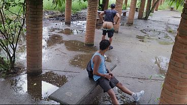 DANDO O CU NO BANCO DA PRA&Ccedil_A PRO MALOCA DOTODO